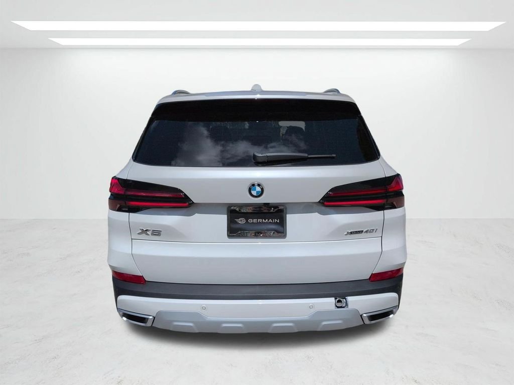 New 2026 Mineral White Metallic BMW xDrive40i image 5