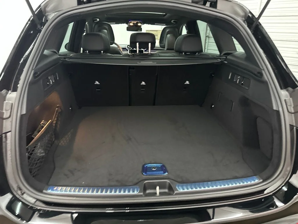 New 2026 Black Mercedes-Benz GLC 300 image 27