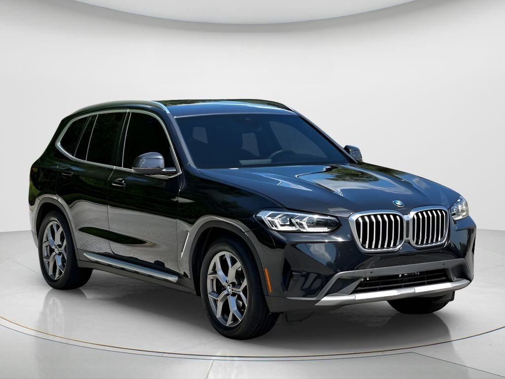 Used 2022 Black Sapphire Metallic BMW sDrive30i image 3