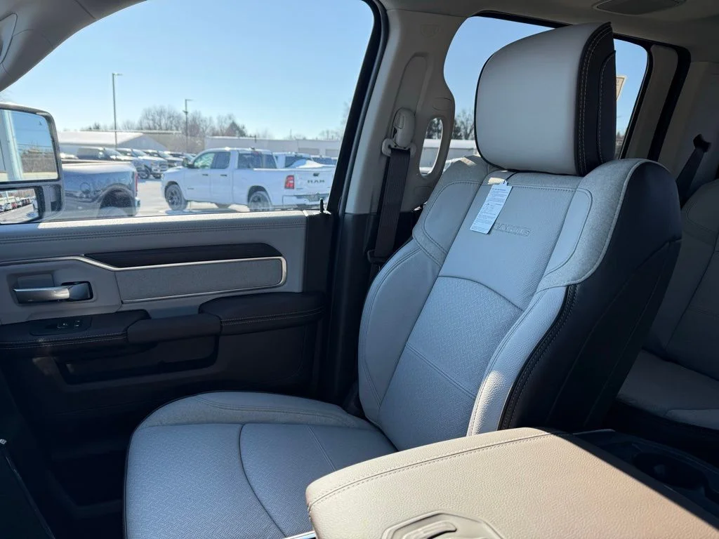 2026 RAM 3500 Laramie - Photo 28