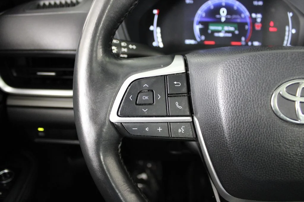 Used 2024 Silver Toyota XLE image 26