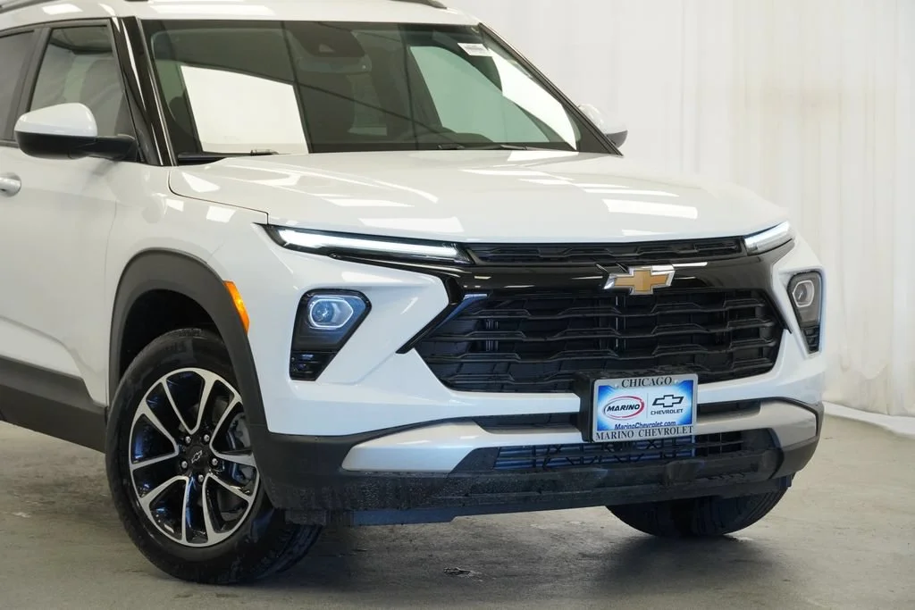 New 2026 Summit White Chevrolet LT image 8
