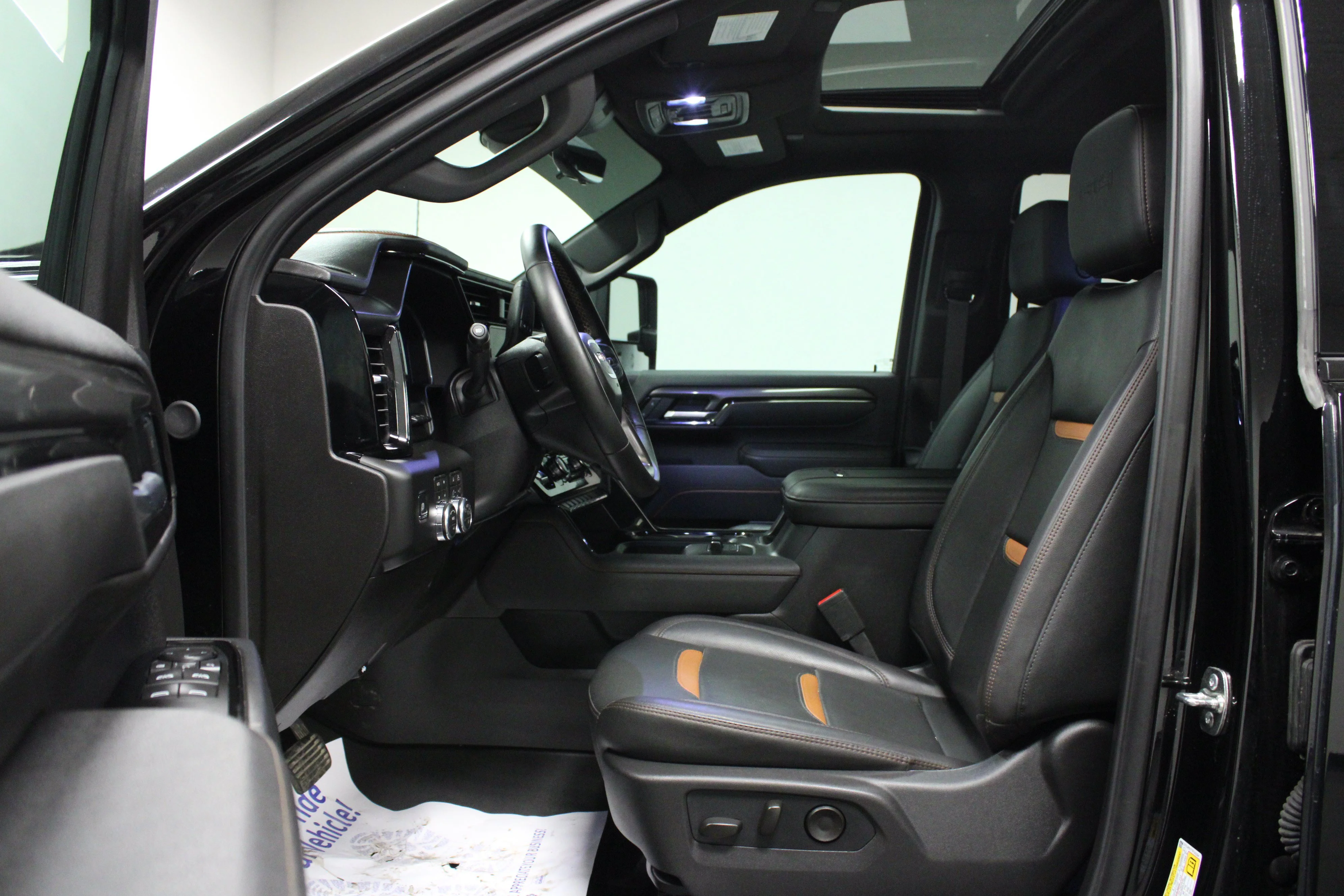 Used 2026 Onyx Black GMC AT4 image 12