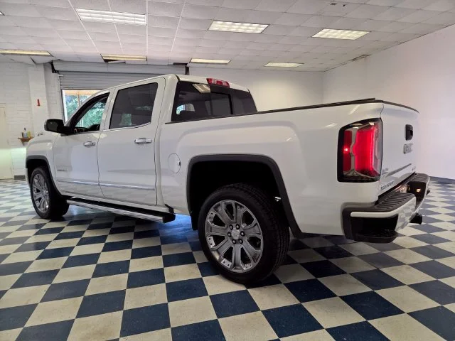 Used 2018 WHITE FROST TRICOAT GMC Denali image 5