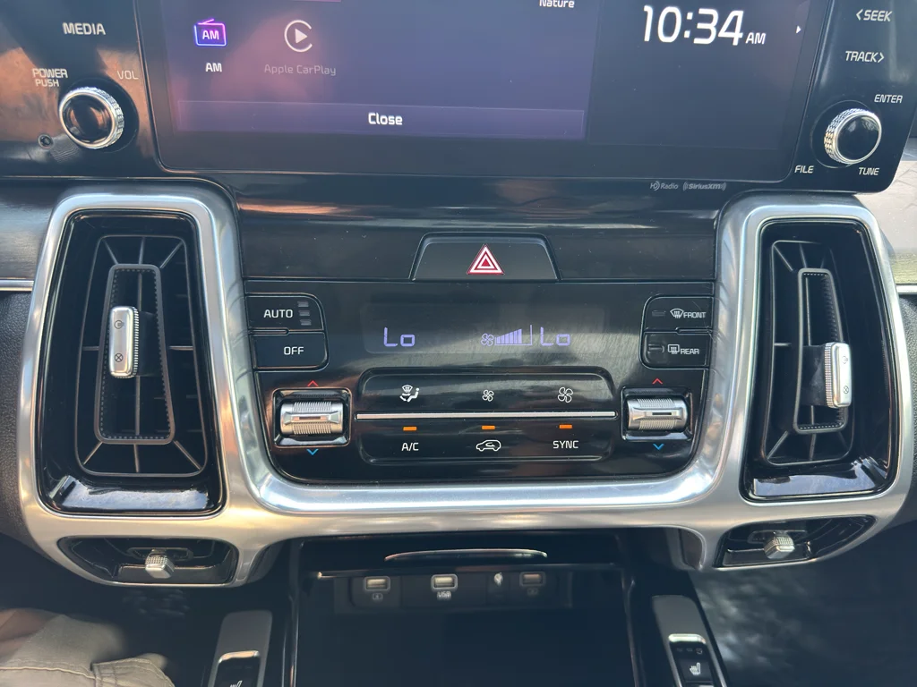 Used 2023 Glacial White Pearl Kia SX image 34