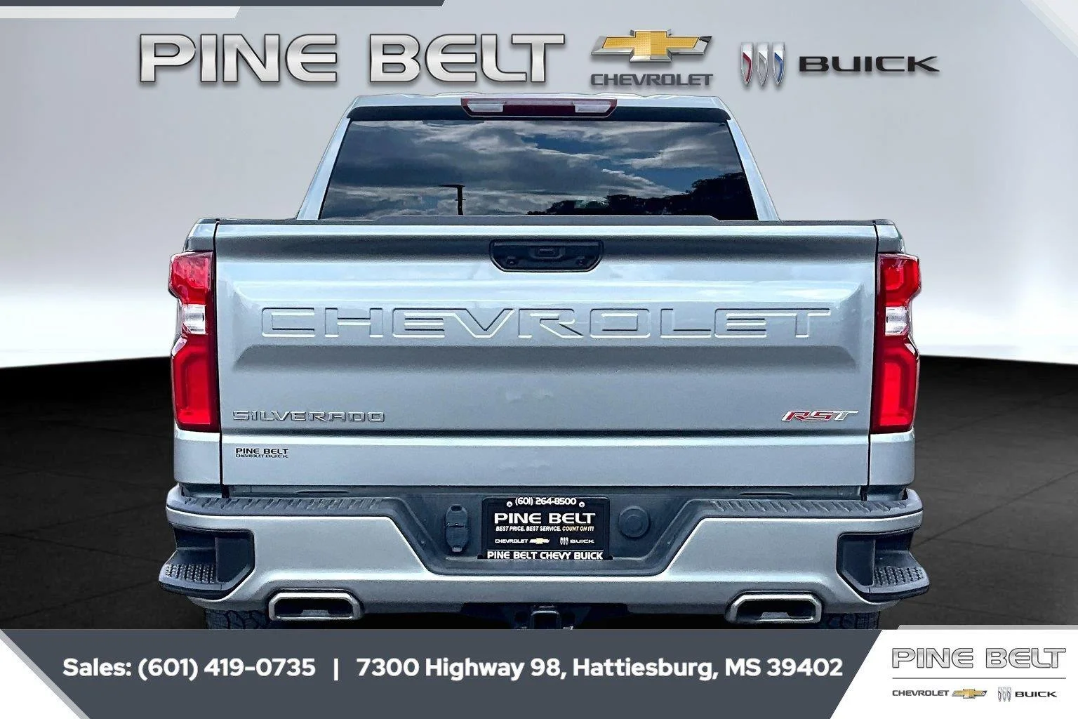Used 2025 Sterling Gray Metallic Chevrolet RST image 4