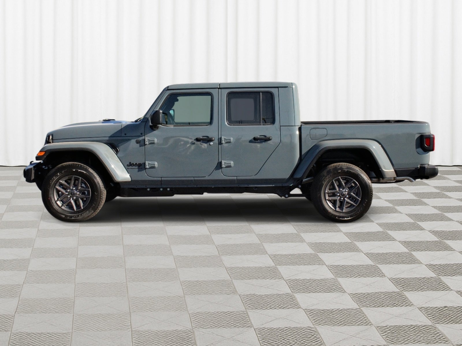 New 2026 Anvil Clear-Coat Exterior Paint Jeep Sport S image 36