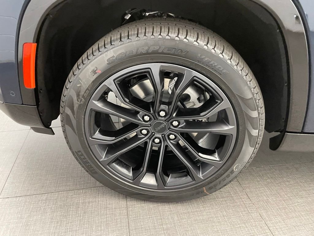 New 2026 Fathom Blue Pearl-Coat Exterior Paint (Late Availability) Jeep Summit Obsidian image 10
