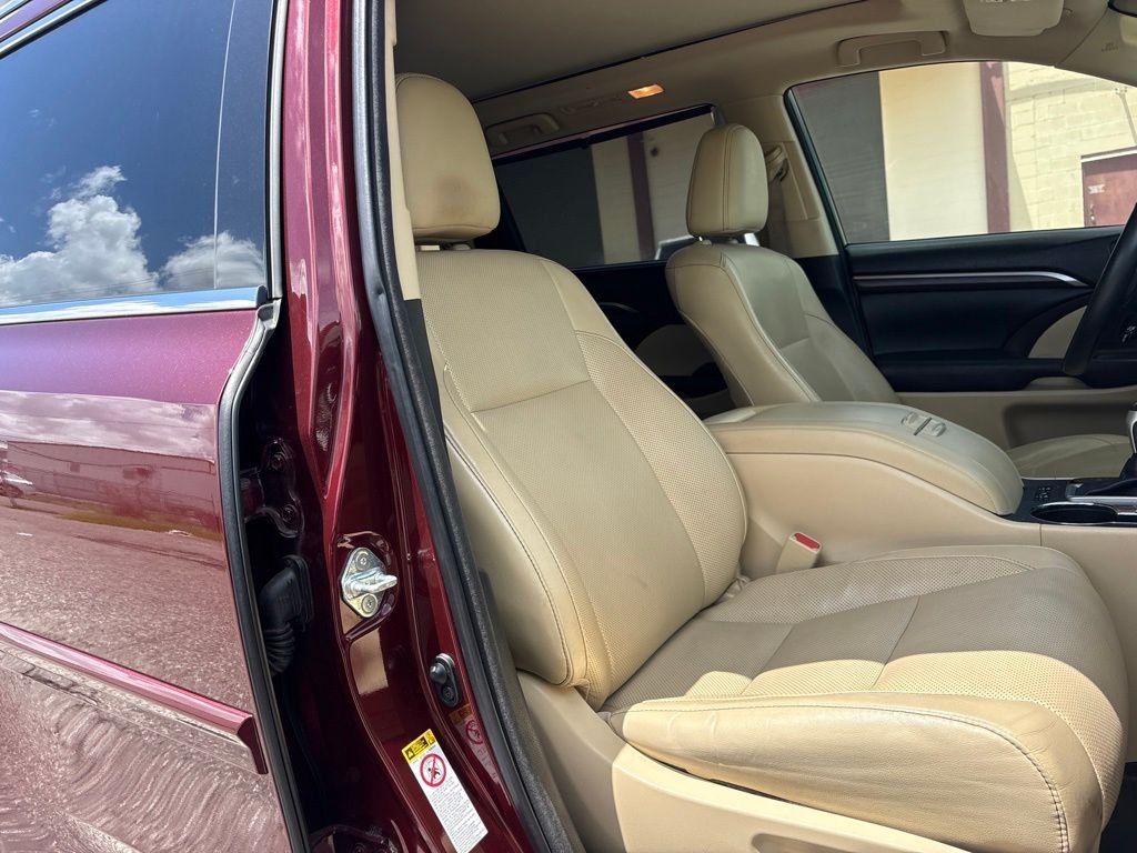 Used 2015 Red Toyota Limited Platinum V6 image 17