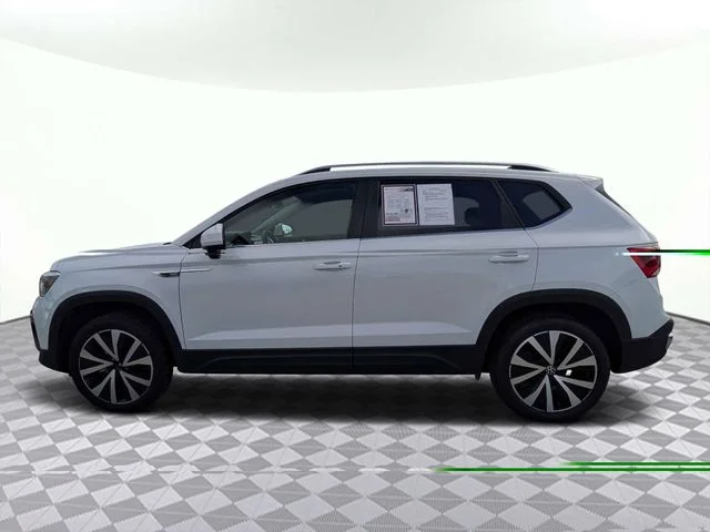 Used 2024 White Volkswagen 1.5T SE image 6