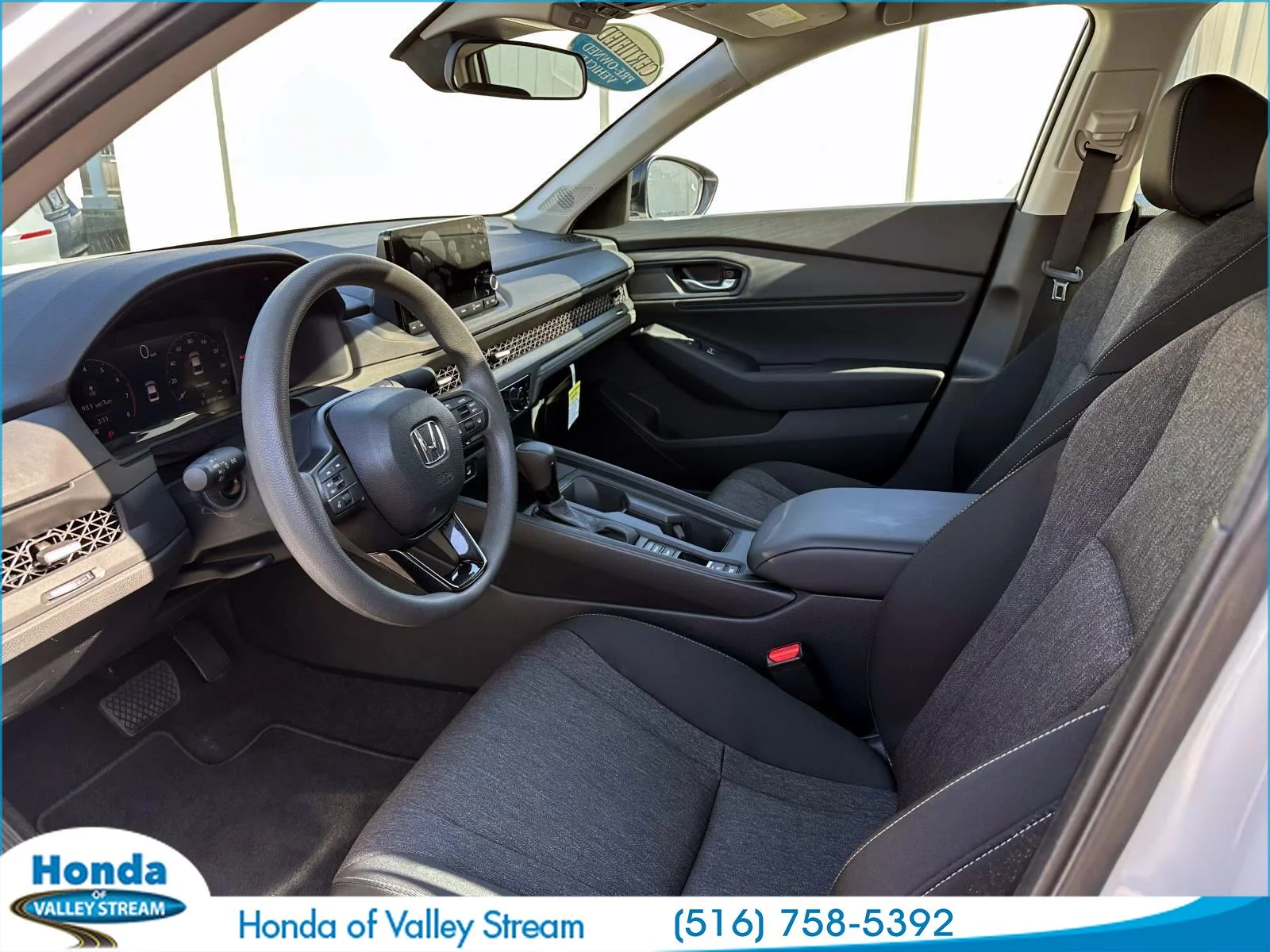 Certified Used 2025 Platinum White Pearl Honda SE image 14