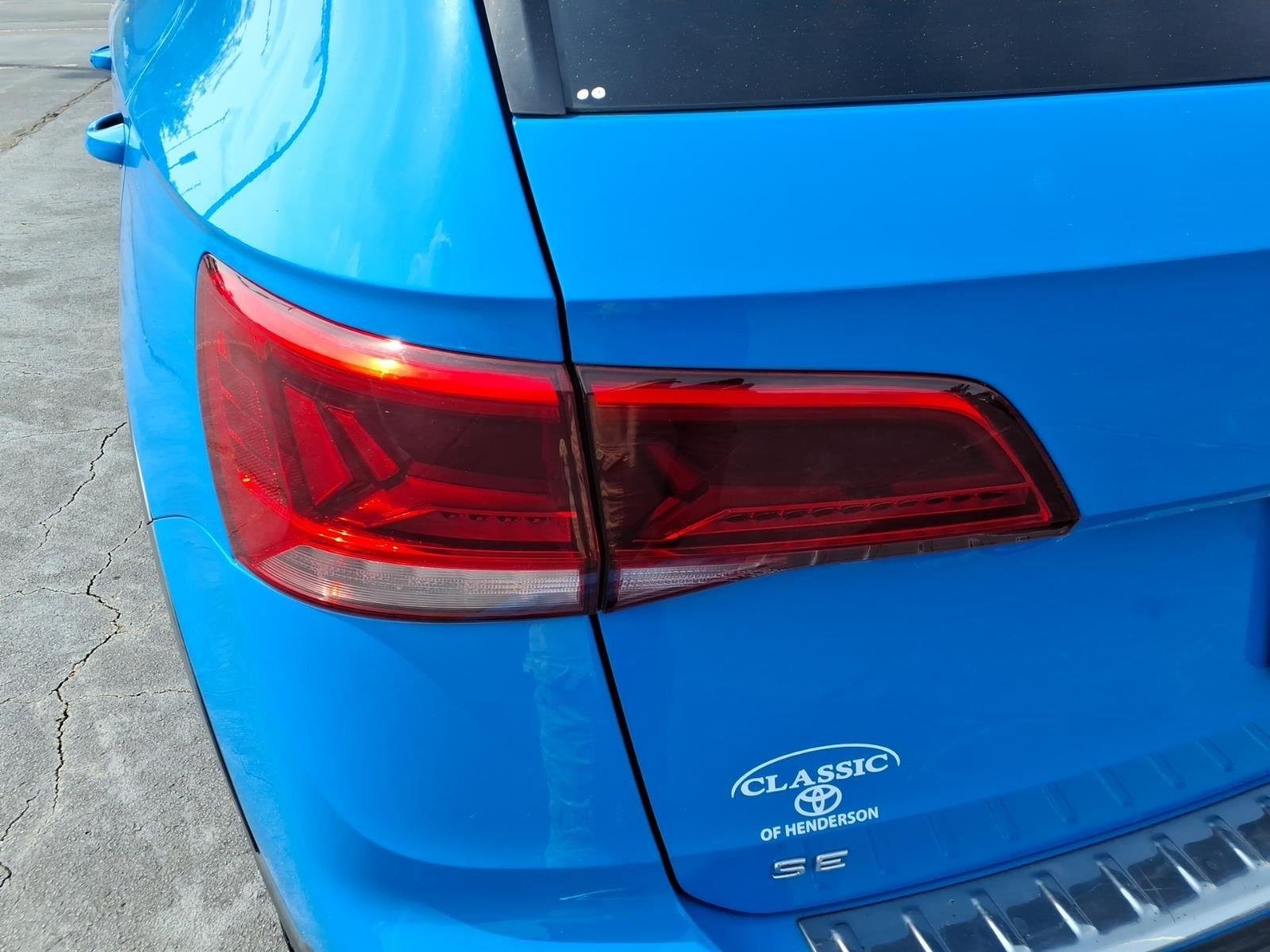 Used 2022 Cornflower Blue Volkswagen SE image 16
