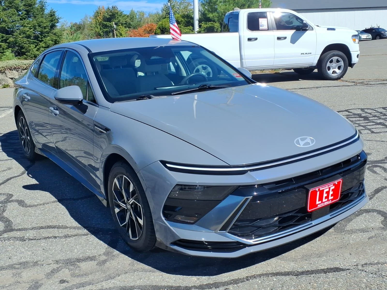 Used 2025 Blue Hyundai SEL image 3