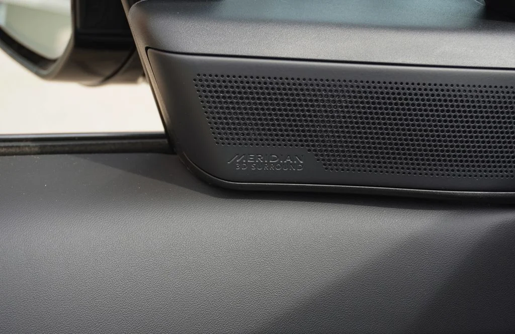 New 2026 Carpathian Grey Land Rover SE image 11