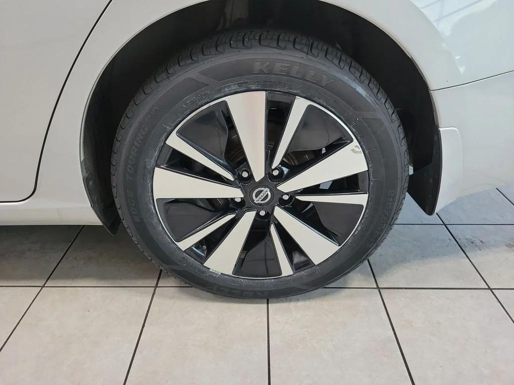 Used 2020 Silver Nissan 2.5 SL image 48