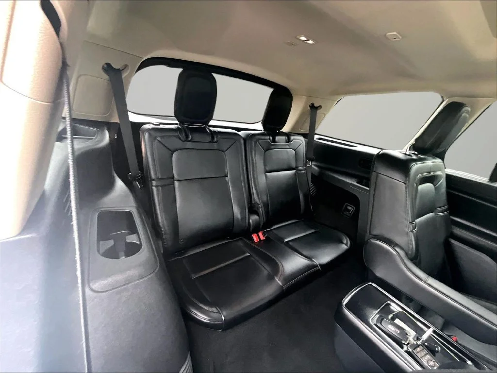 Used 2020 White Lincoln Grand Touring image 29