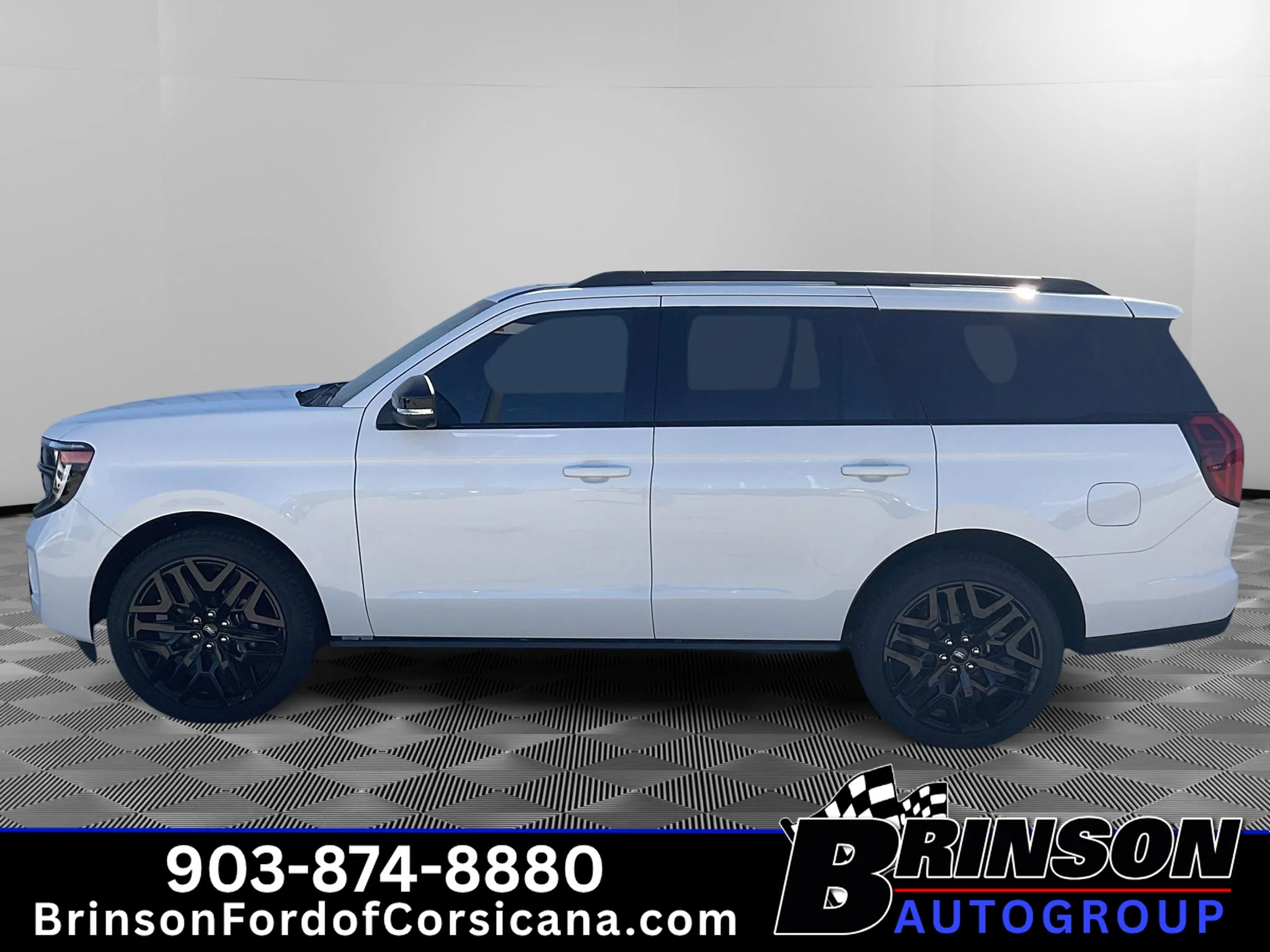 New 2027 Star White Ford Platinum image 3