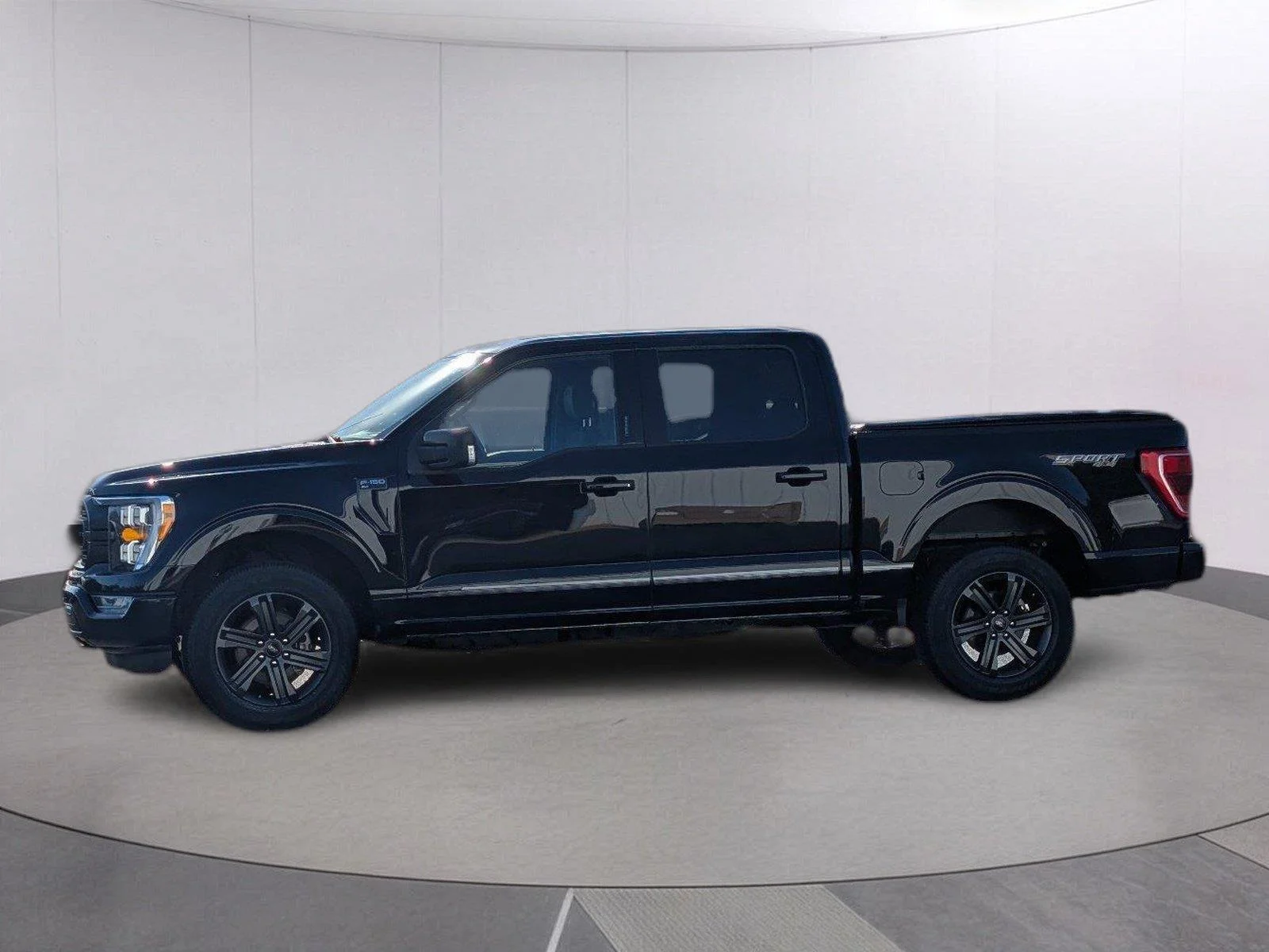 Used 2023 Agate Black Ford XLT image 2