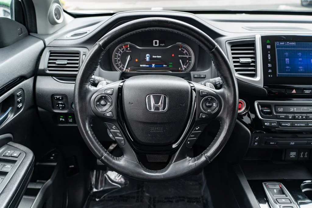 Used 2016 White Honda Elite image 13