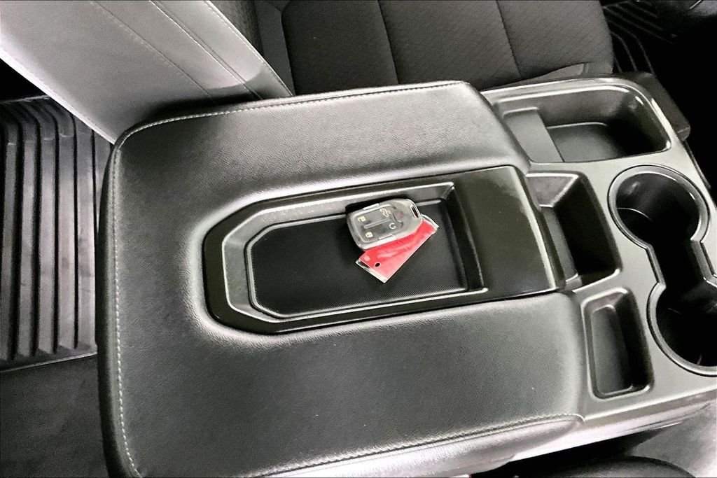 Used 2020 Black GMC SLE image 32
