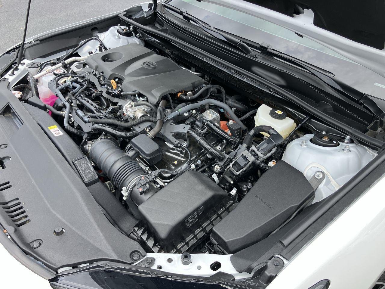 Used 2025 White (Wind Chill Pearl) Toyota XLE image 36