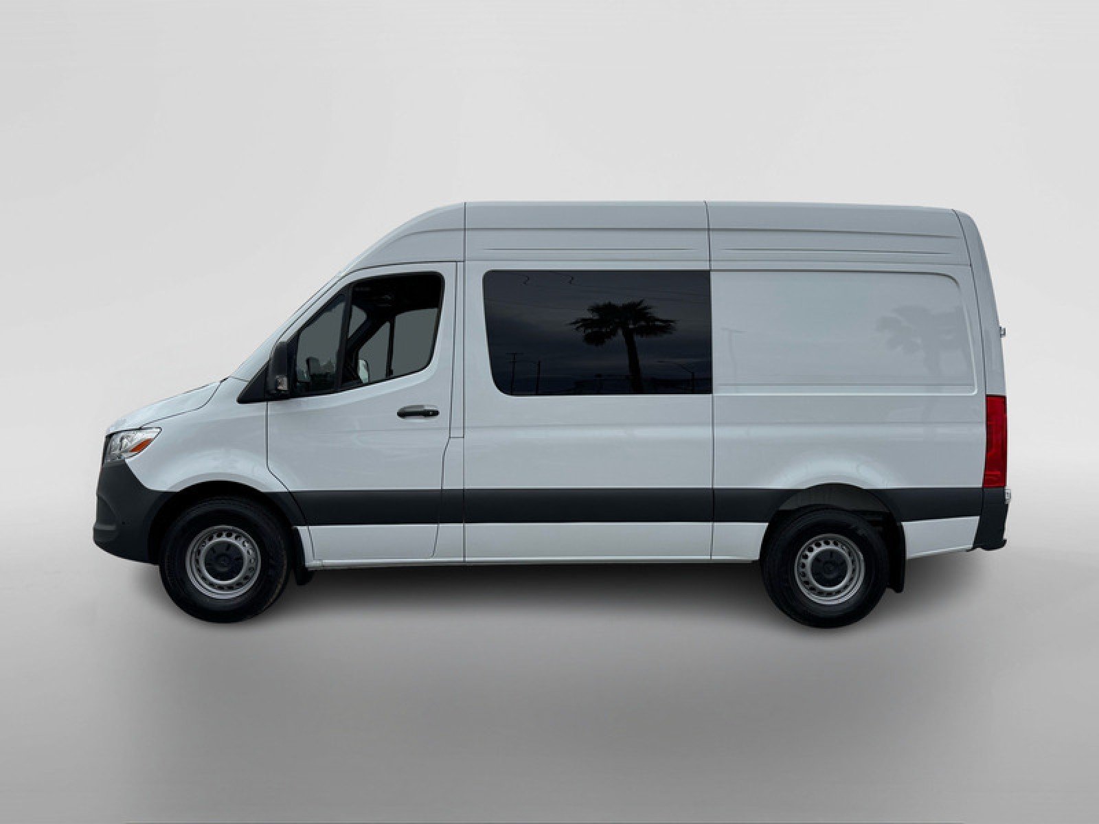 New 2026 Arctic+White Mercedes-Benz DCVS2S image 2