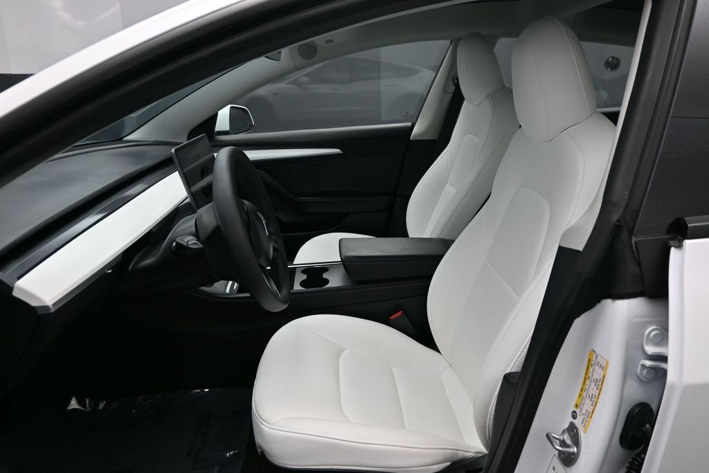 Used 2022 White Tesla Base image 5