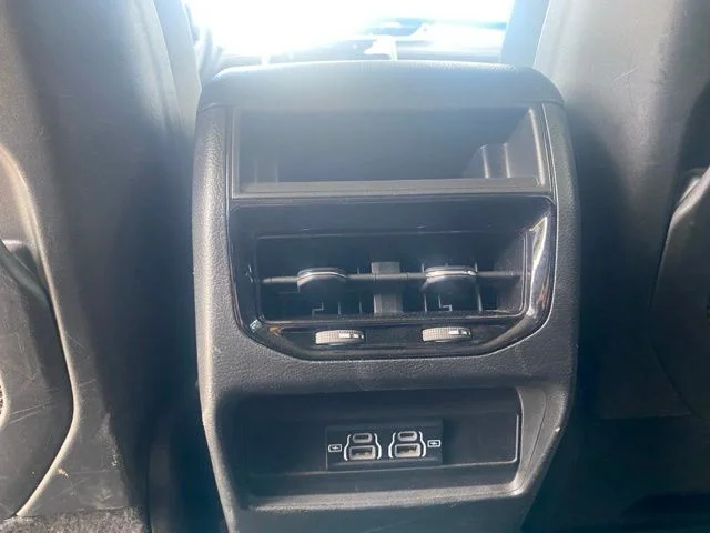 Used 2024 White/off-white Jeep Laredo image 16