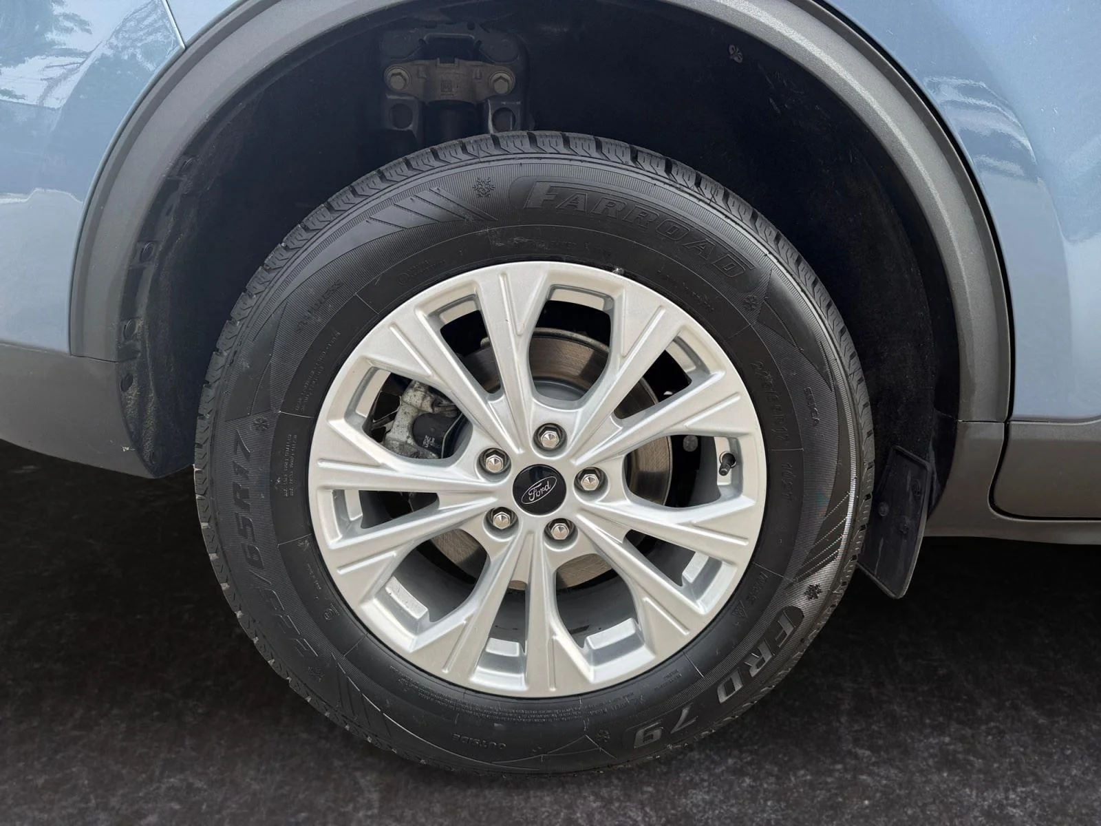 Used 2025 Vapor Blue Ford Active image 27