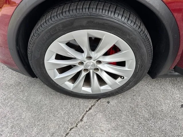 Used 2016 Red Tesla 90D image 18