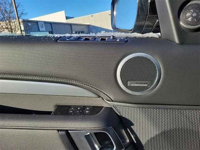 Used 2025 White Land Rover Dynamic se image 16
