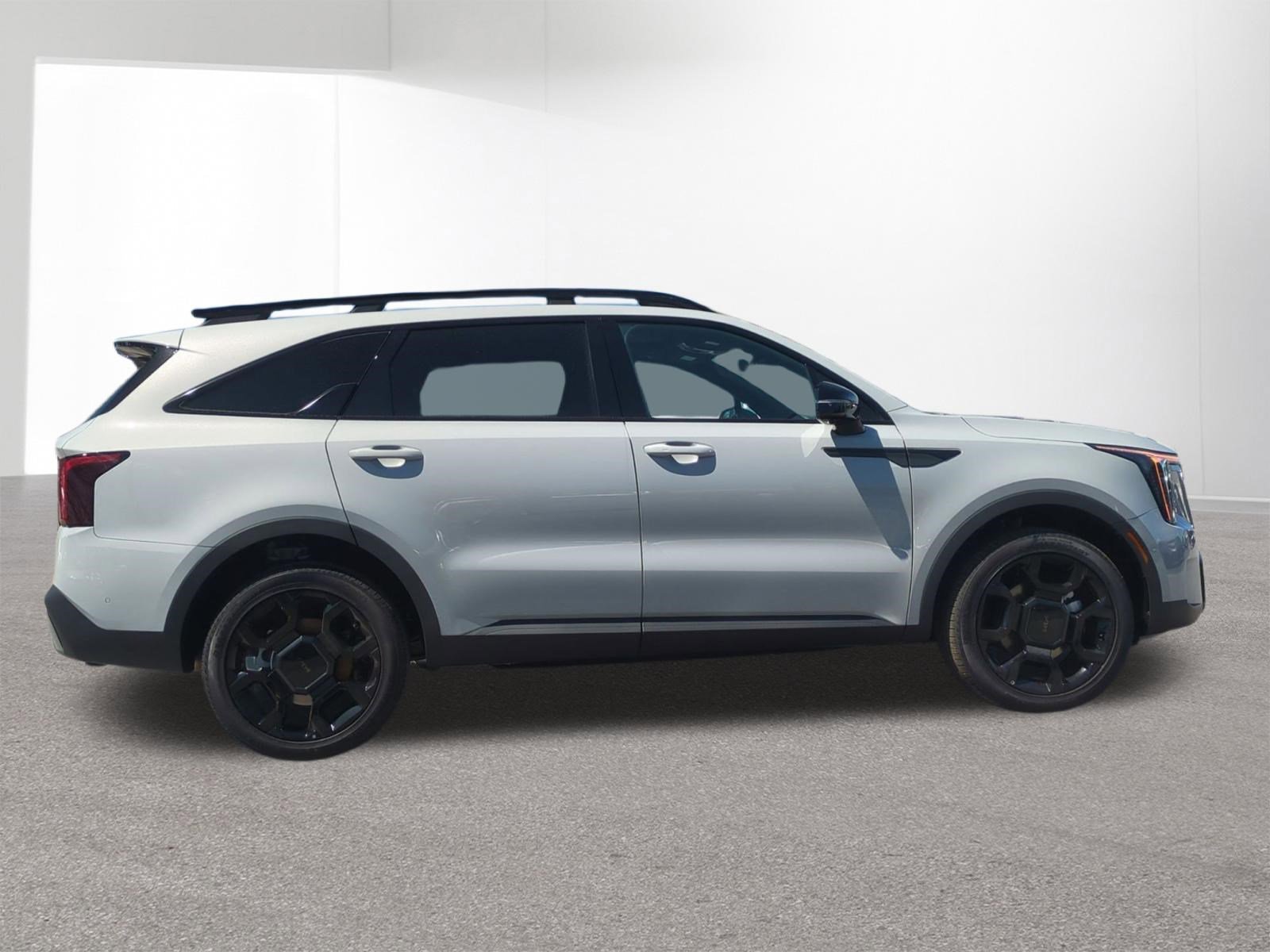 New 2026 Wolf Gray Kia X-Line SX Prestige AWD image 4