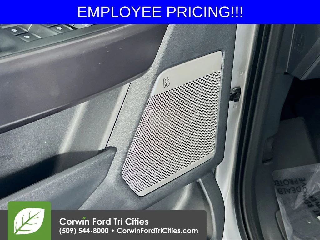 New 2026 Iconic Silver Metallic Ford Lariat image 13