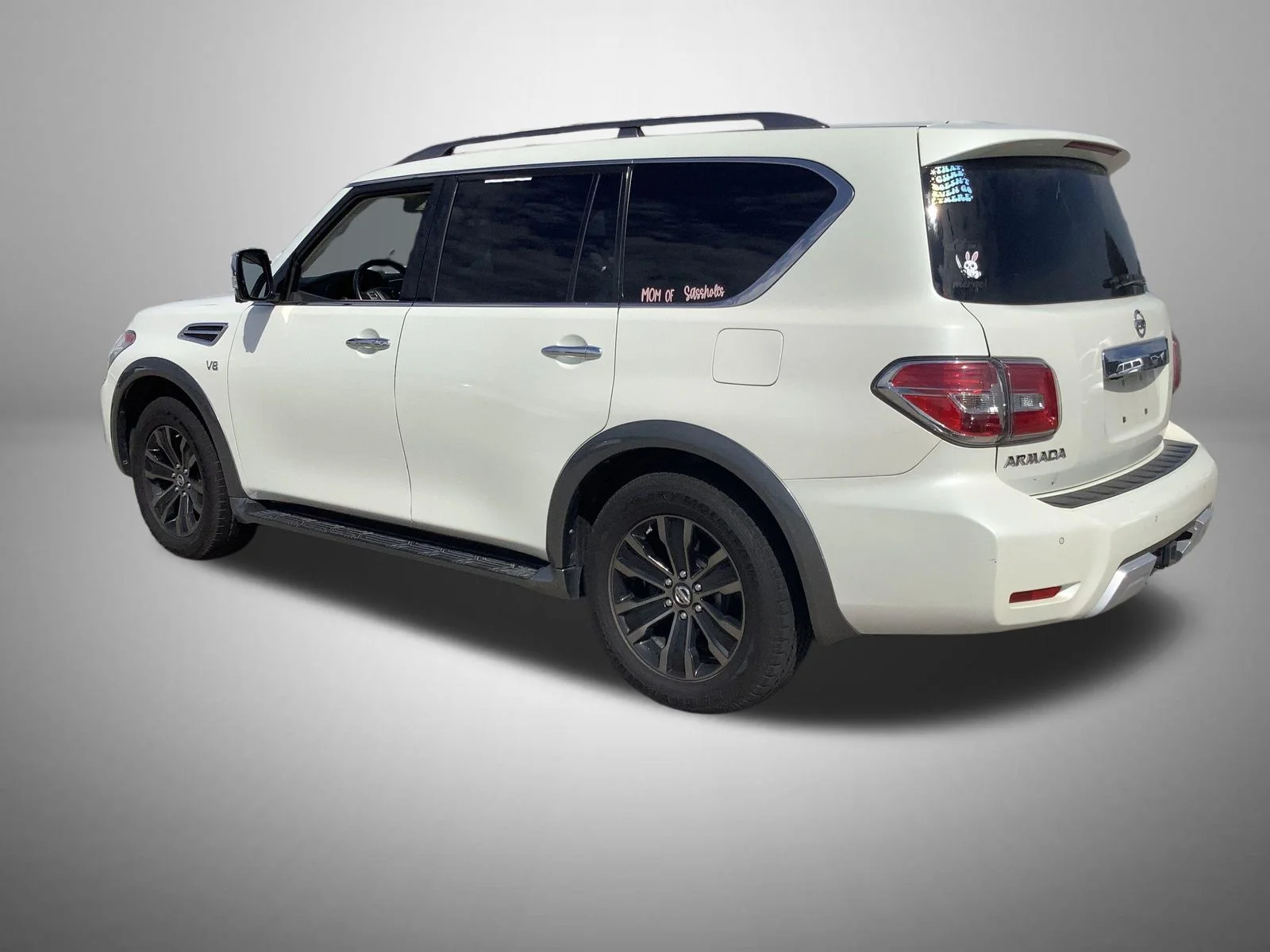Used 2018 White Nissan Platinum image 2