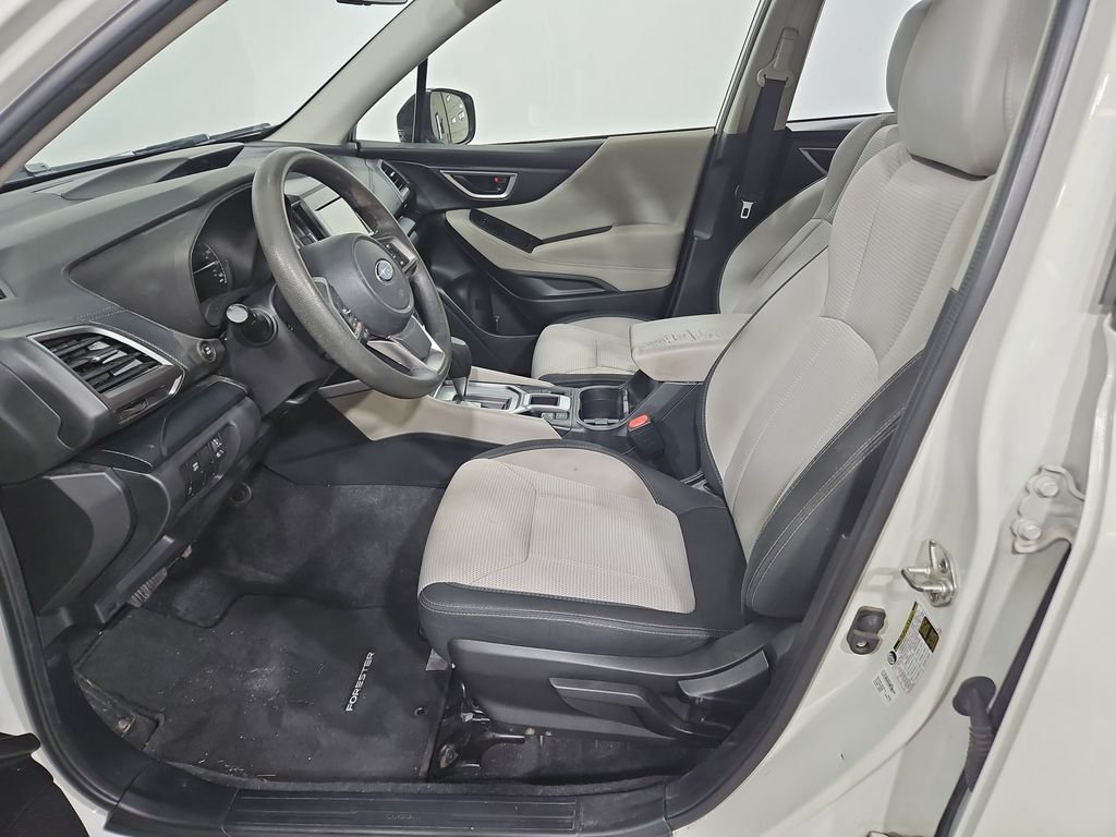 Used 2021 White Subaru Base image 10