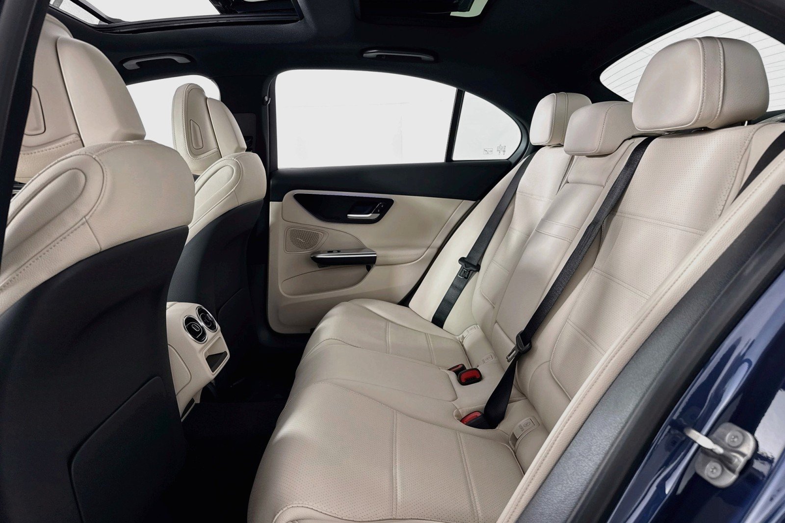 New 2026 Twilight Blue Metallic Mercedes-Benz C 300 Sedan image 7