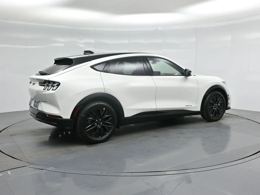 New 2026 Star White Metallic Tri-coat Ford Premium image 26