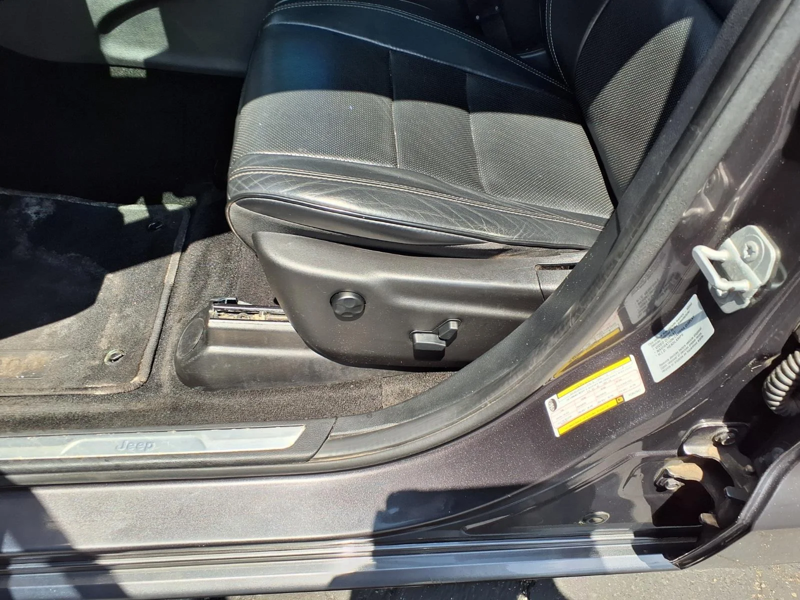 Used 2015 Gray Jeep Overland image 10