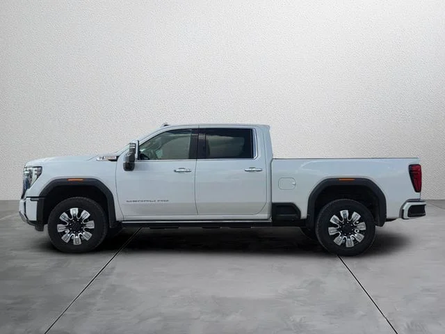 Used 2024 White GMC Denali image 2