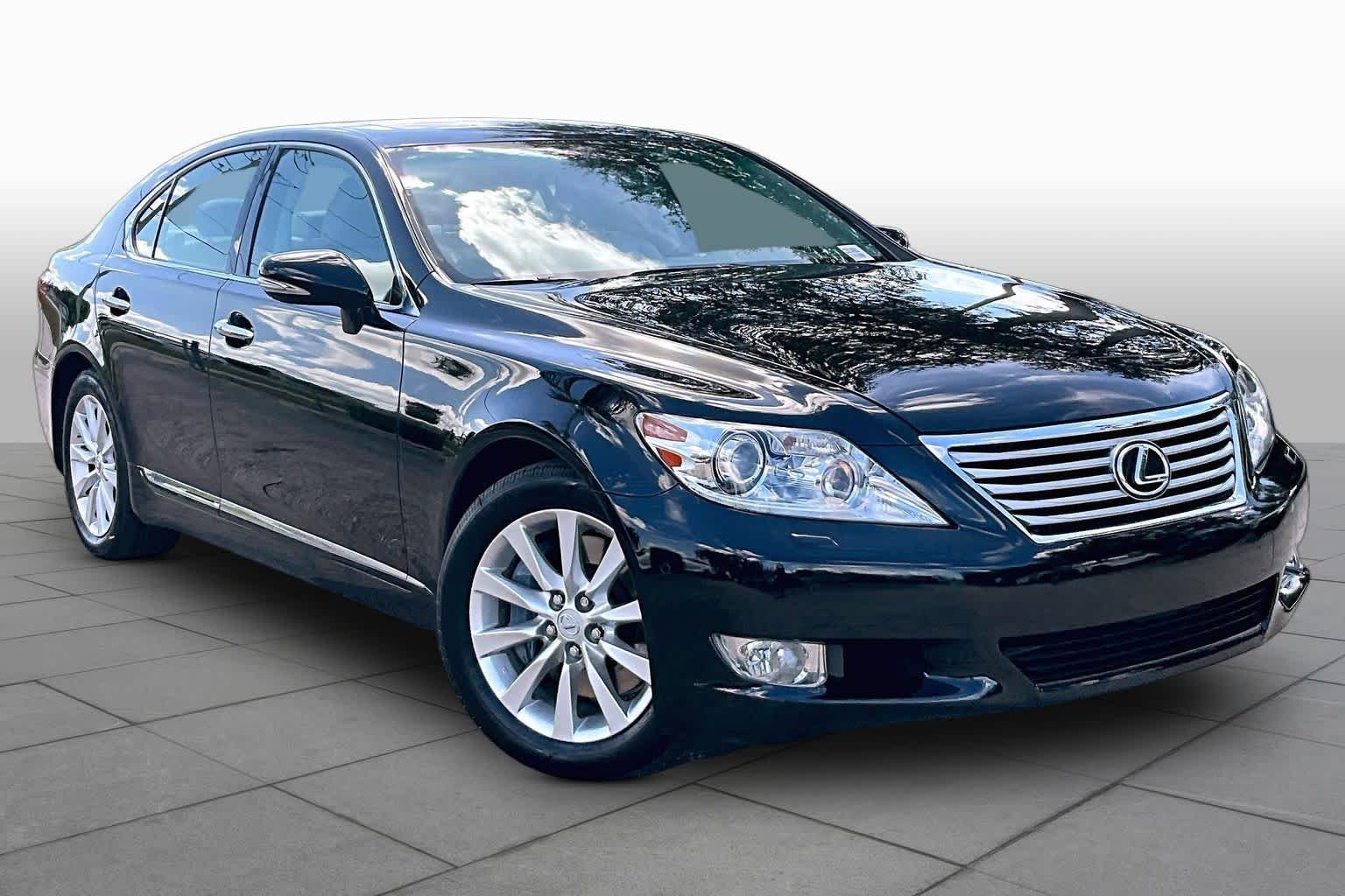 Used 2012 Obsidian Lexus  image 2