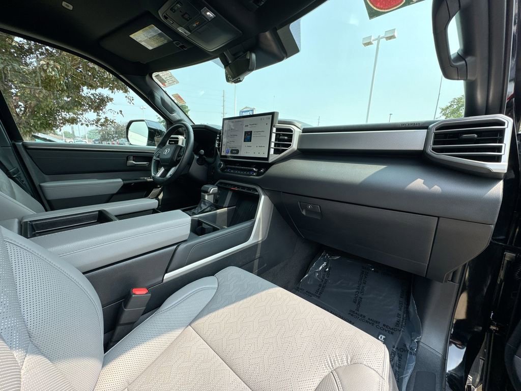 2025 Toyota Tundra Limited - Photo 27