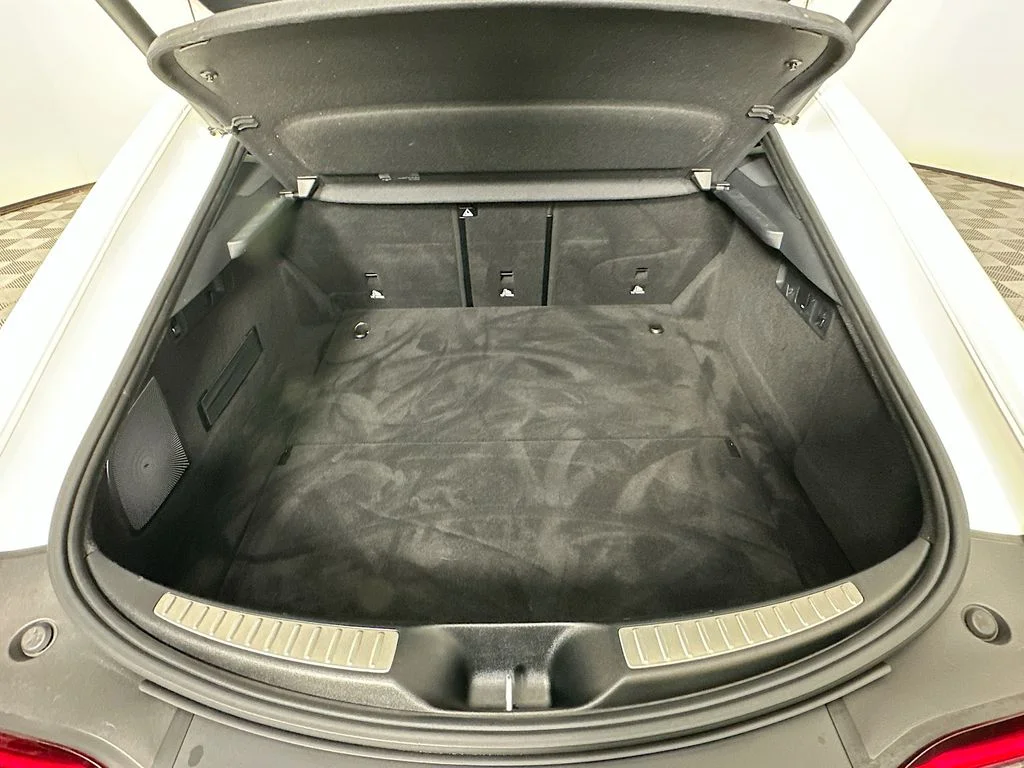 Used 2022 White Mercedes-Benz Base image 26