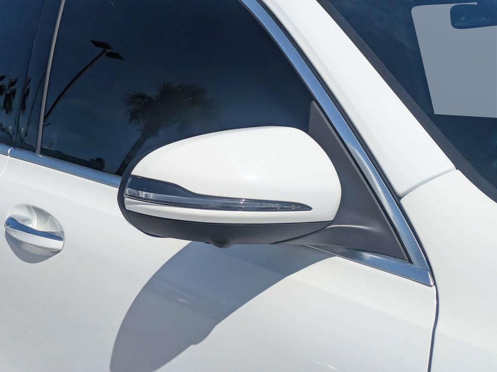 Used 2020 White Mercedes-Benz GLB 250 image 10