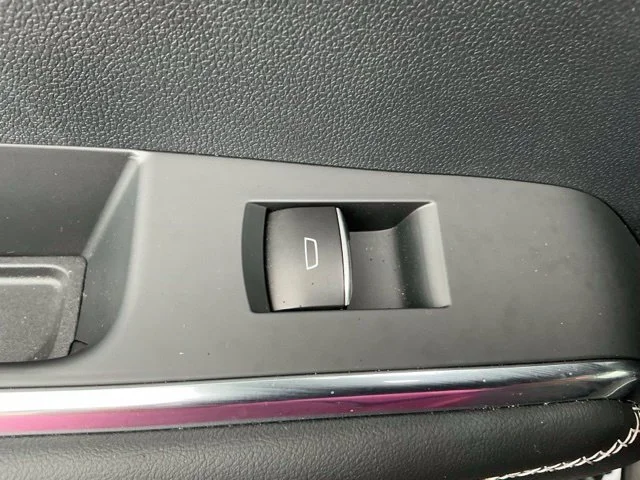Used 2025 Ebony Twilight Metallic GMC Denali image 19