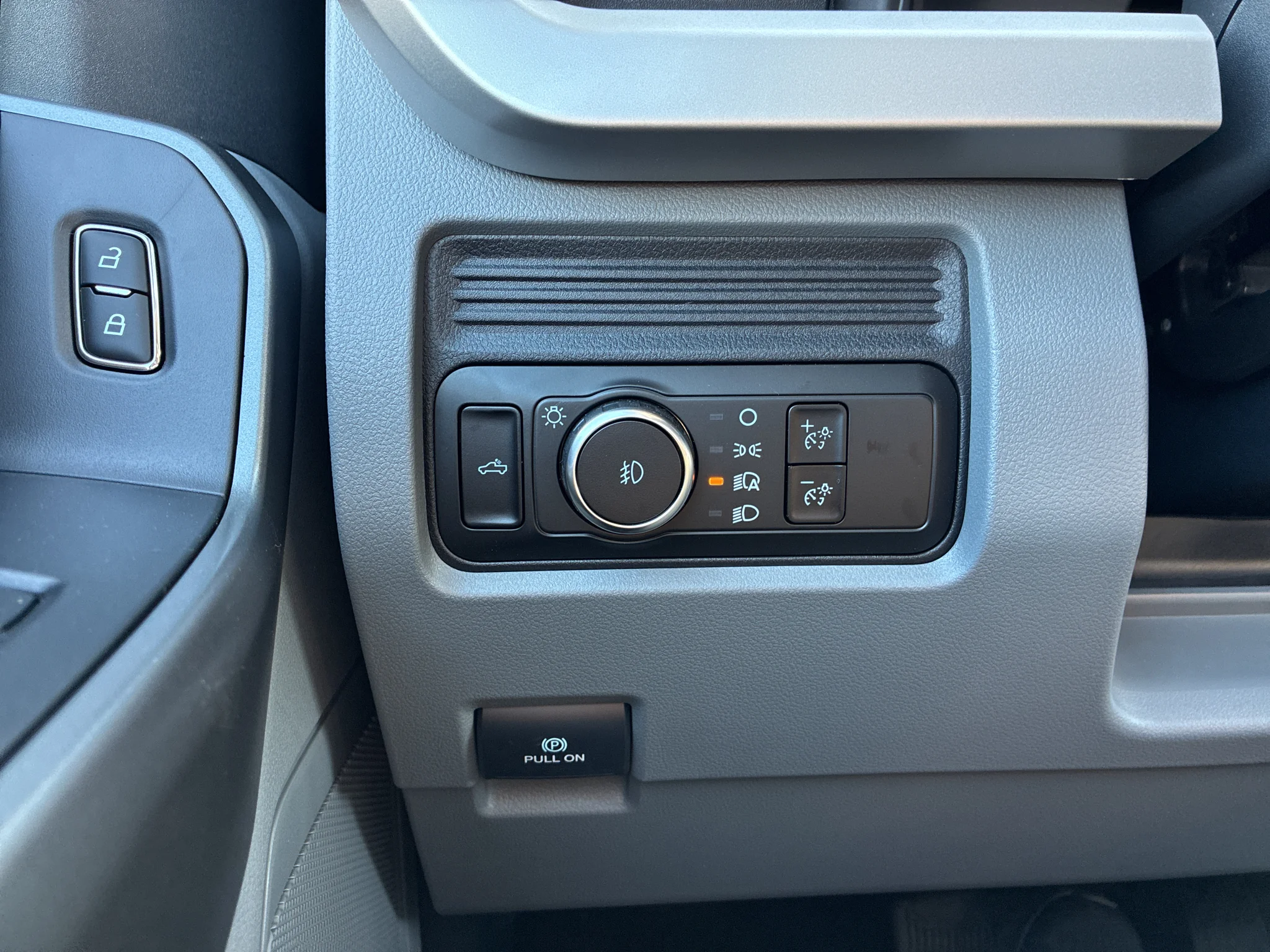 New 2027 Carbonized Gray Metallic Ford F-350® XL image 19