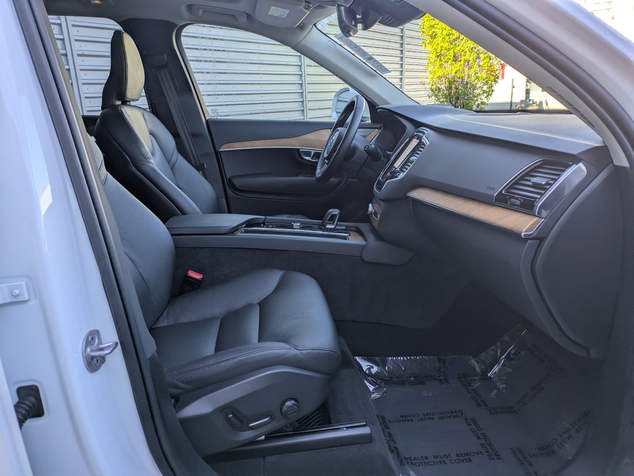 Certified Used 2024 Crystal White Volvo Plus Bright Theme image 28
