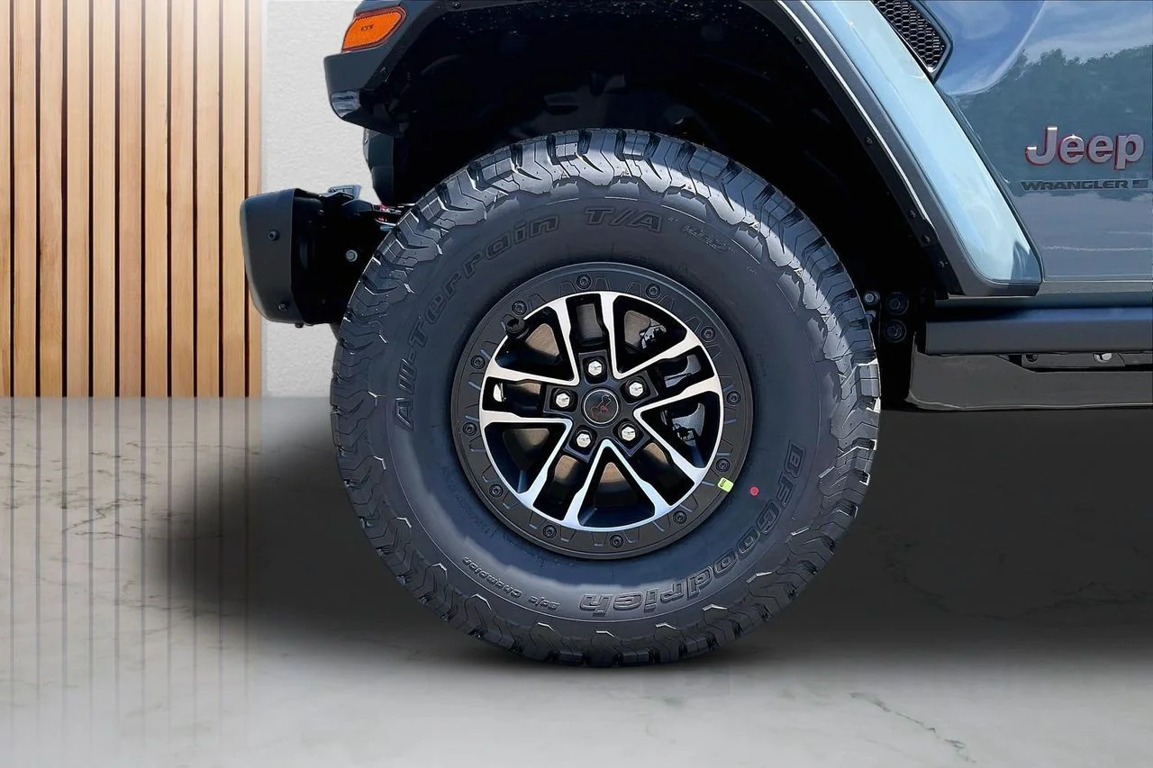 New 2026 Anvil Clear-Coat Exterior Paint Jeep Rubicon X image 27