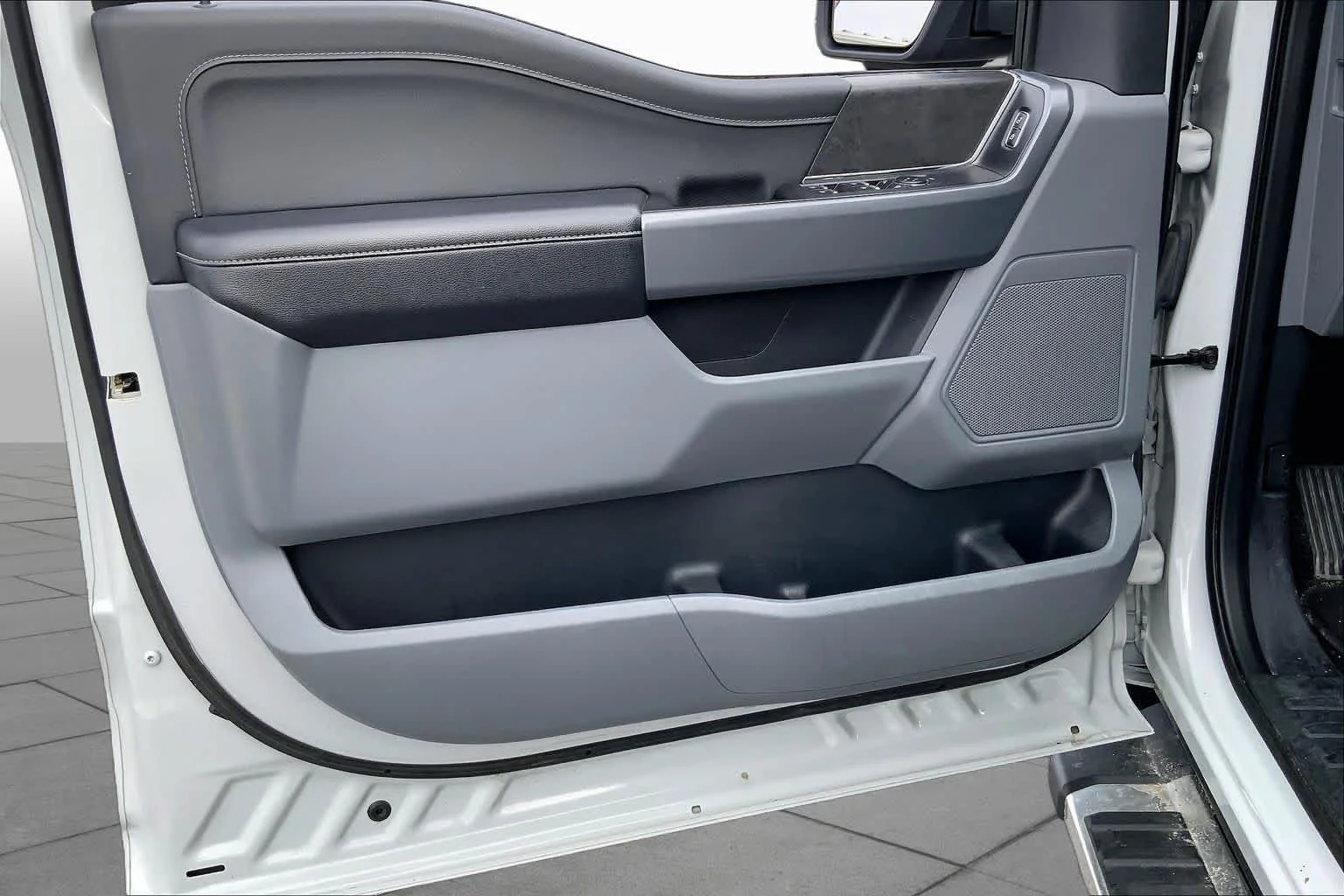 Used 2024 Avalanche Ford XLT image 21