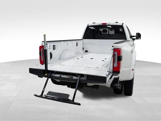 New 2026 Star White Metallic Tri-Coat Ford F-450® Platinum® image 61