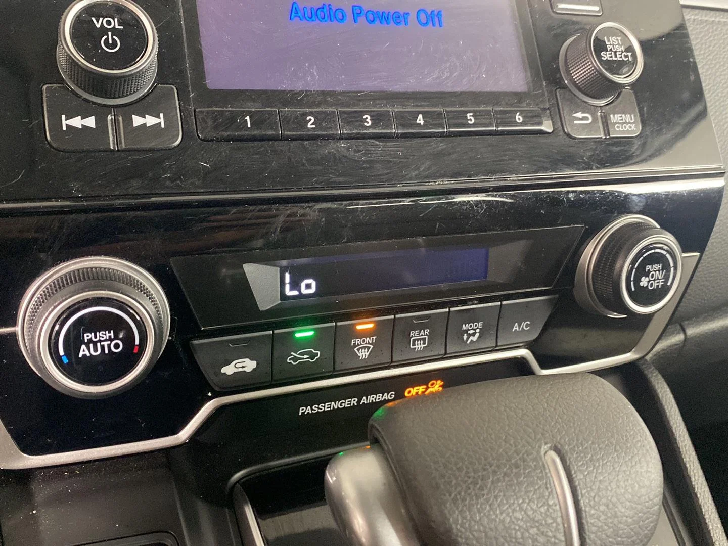 Used 2018 Lunar Silver Metallic Honda LX image 16